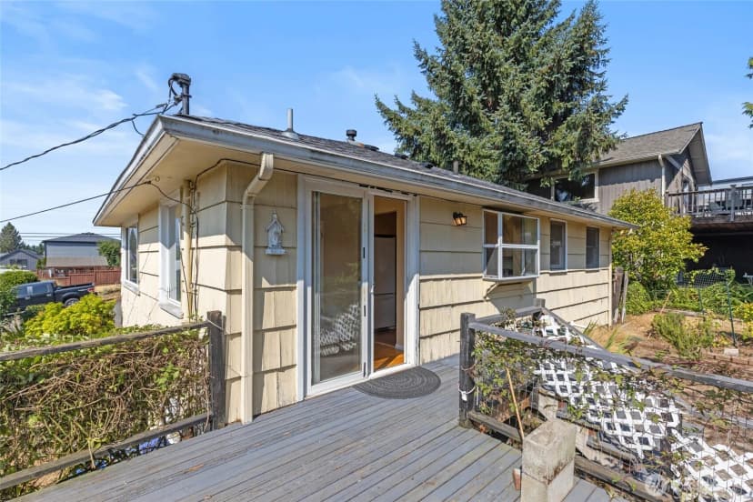 Property photo for 1013 N 33rd Place, Renton photo 23