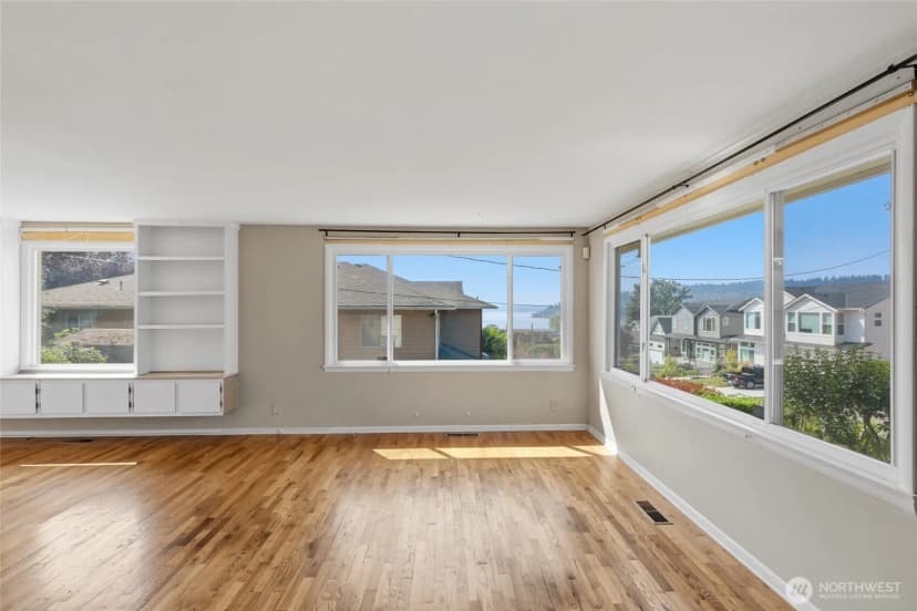 Property photo for 1013 N 33rd Place, Renton photo 7