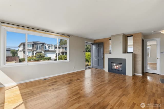 Property photo for 1013 N 33rd Place, Renton photo 4