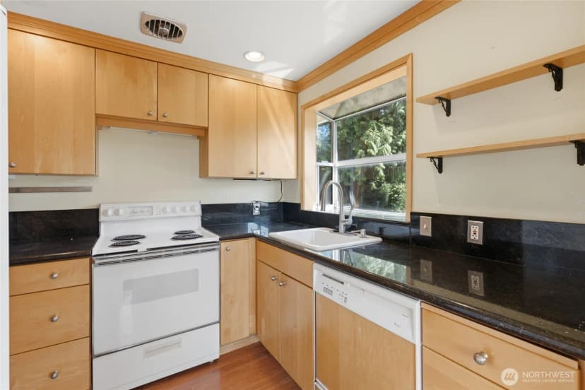 Property photo for 1013 N 33rd Place, Renton photo 11