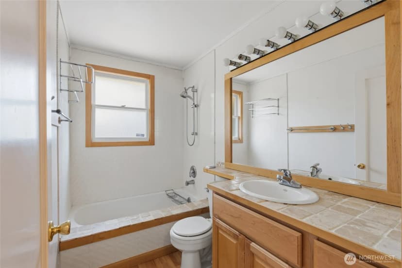 Property photo for 1013 N 33rd Place, Renton photo 15