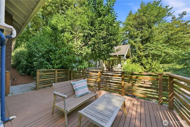 Property photo for 1731 Lake Washington Boulevard S, Seattle photo 4