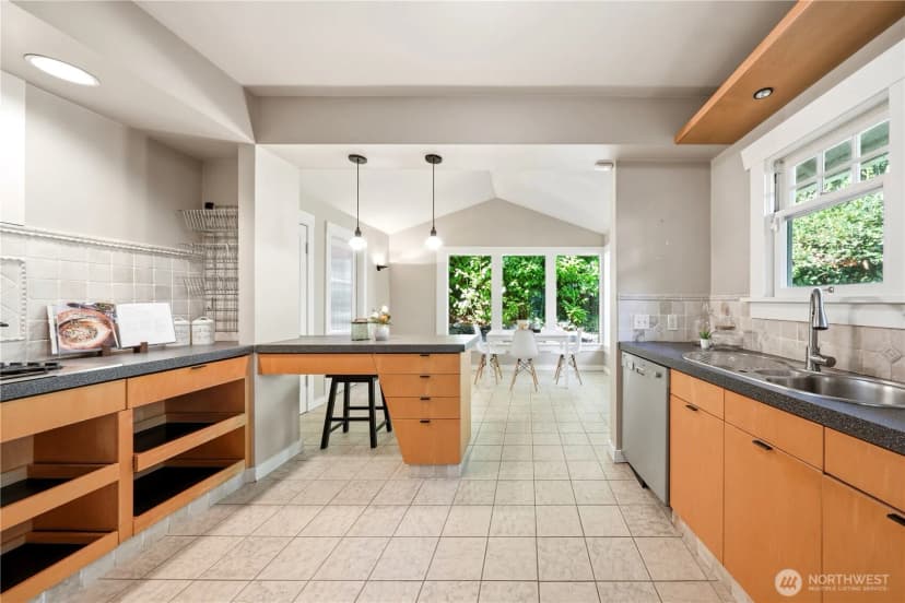 Property photo for 1731 Lake Washington Boulevard S, Seattle photo 12