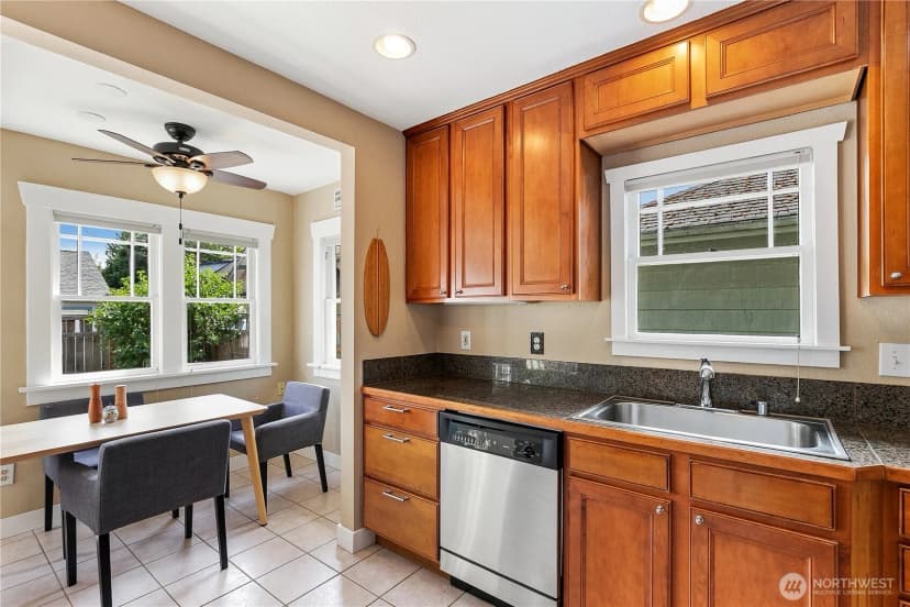 Property photo for 1107 N Anderson Street, Tacoma photo 12