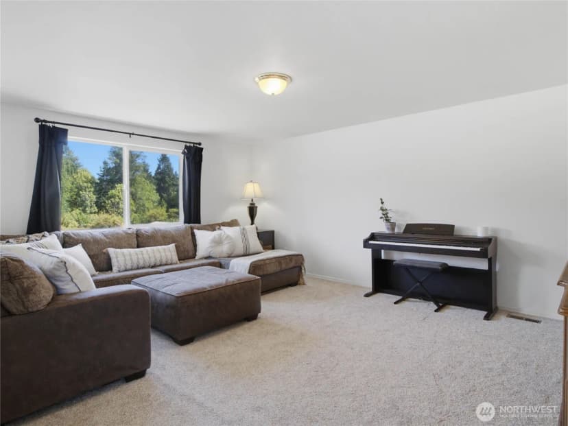 Property photo for 35401 S 40th Avenue, Roy photo 23