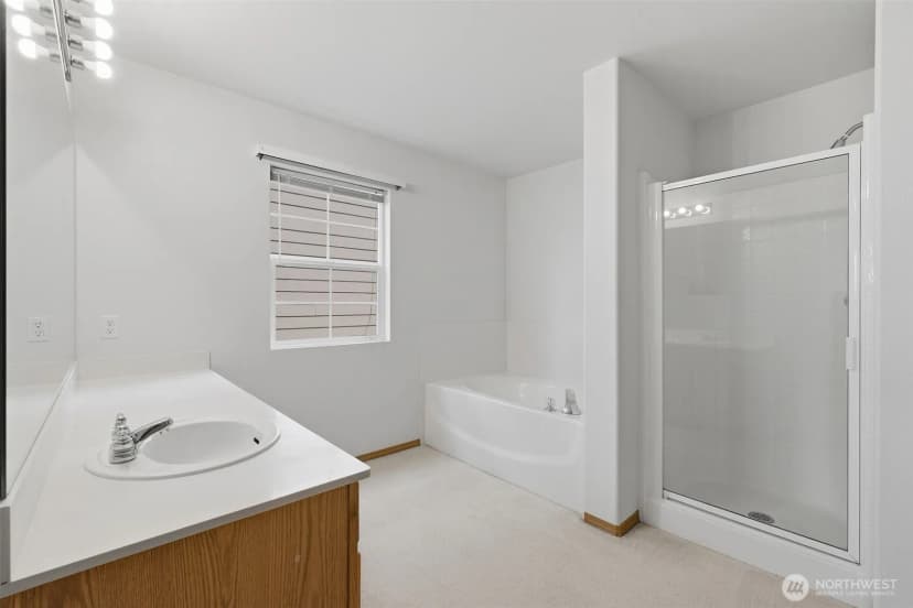 Property photo for 2101 Se 2nd Place, Renton photo 14