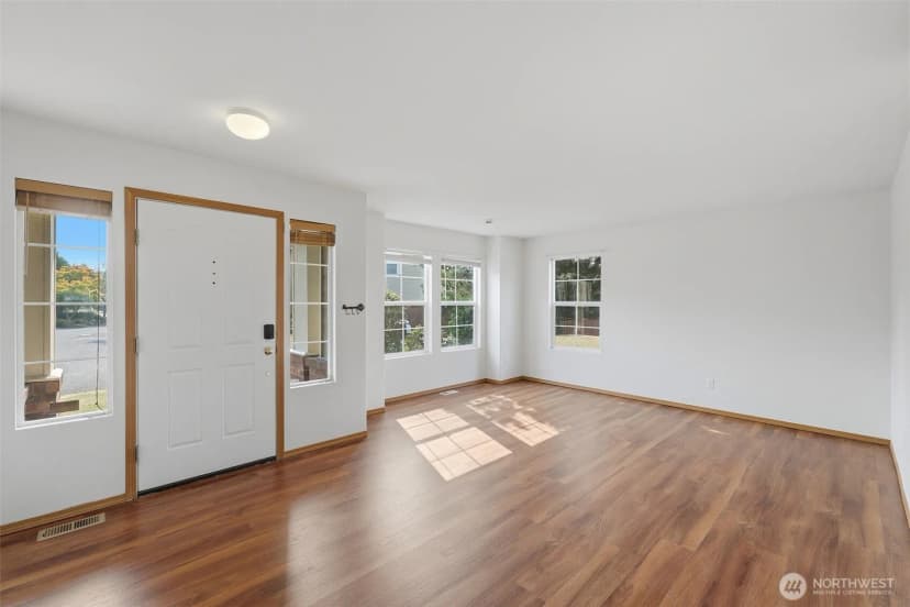 Property photo for 2101 Se 2nd Place, Renton photo 6
