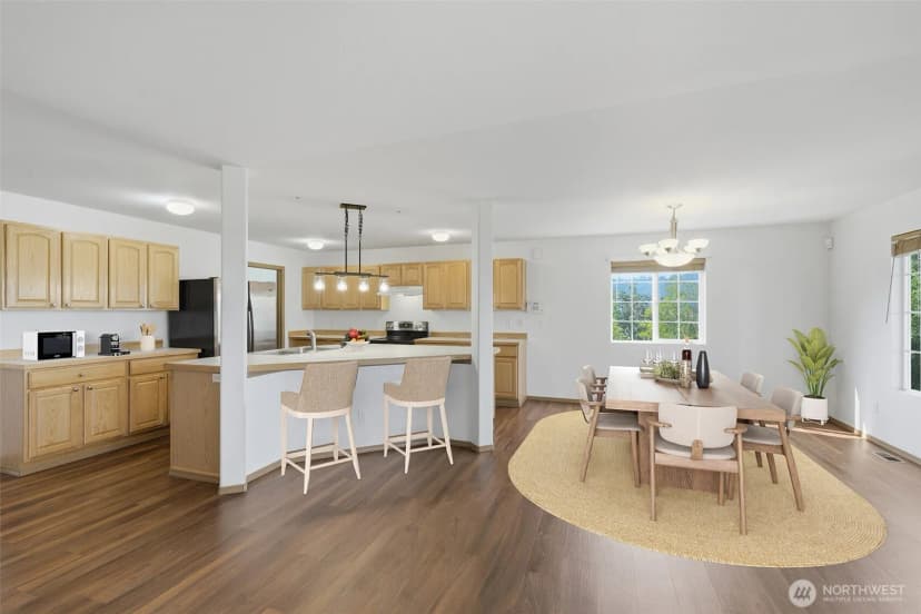Property photo for 2101 Se 2nd Place, Renton photo 9