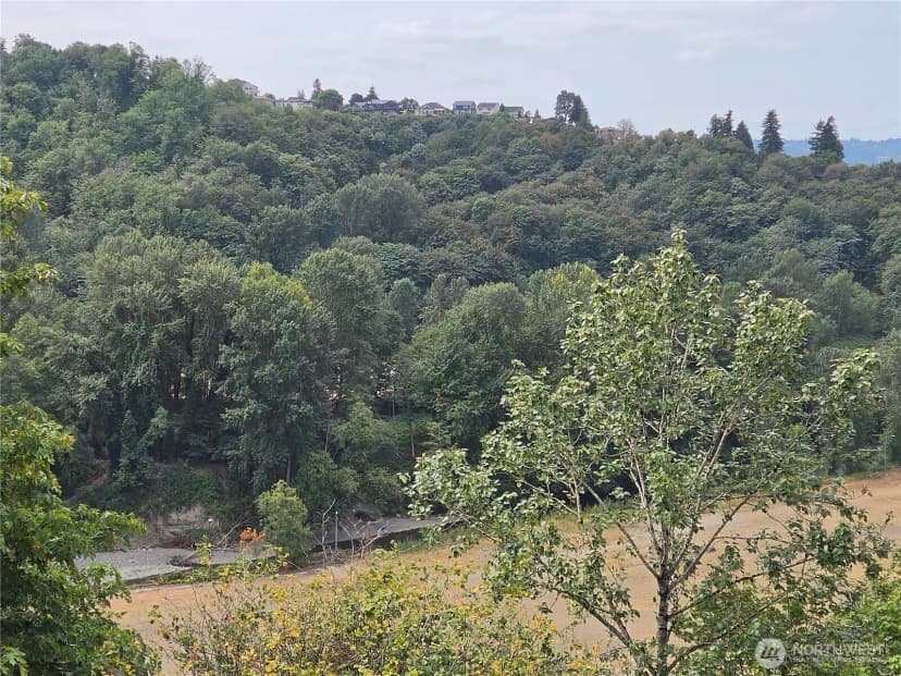 Property photo for 2101 Se 2nd Place, Renton photo 35