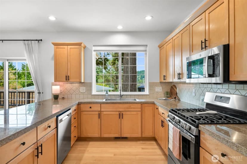 Property photo for 909 Nevada Street, Bellingham photo 6