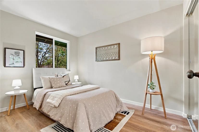 Property photo for 10017 Ne 138th Place #b4, Kirkland photo 16