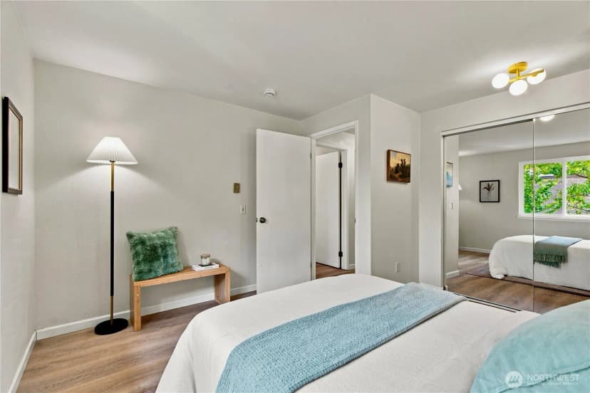 Property photo for 10017 Ne 138th Place #b4, Kirkland photo 15