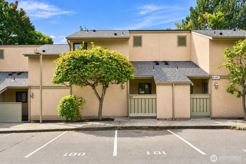 Property photo for 10017 Ne 138th Place #b4, Kirkland photo 18