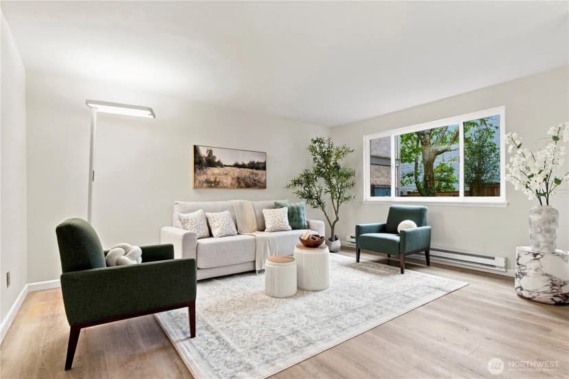 Property photo for 10017 Ne 138th Place #b4, Kirkland photo 2