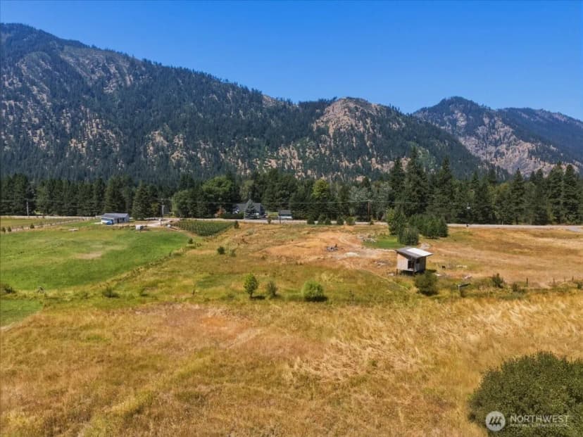 Property photo for 8237 E Leavenworth Road, Leavenworth photo 3