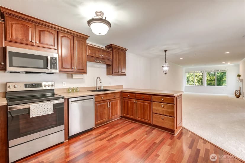 Property photo for 18210 73rd Avenue Ne #304, Kenmore photo 7