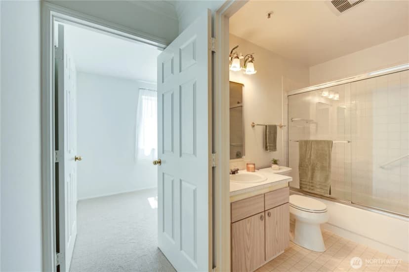 Property photo for 18210 73rd Avenue Ne #304, Kenmore photo 19