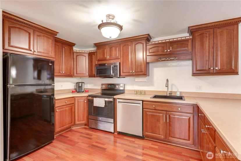 Property photo for 18210 73rd Avenue Ne #304, Kenmore photo 8