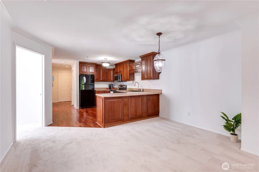 Property photo for 18210 73rd Avenue Ne #304, Kenmore photo 6