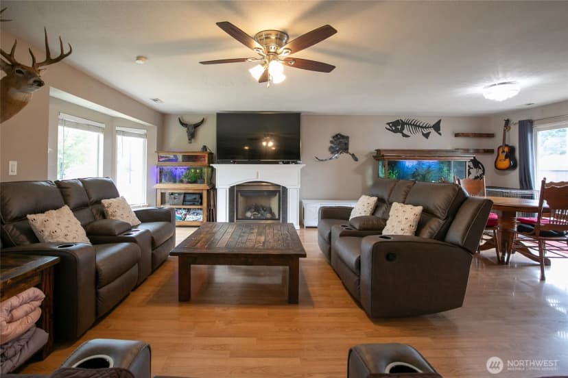 Property photo for 815 E Simpson Avenue, Montesano photo 4