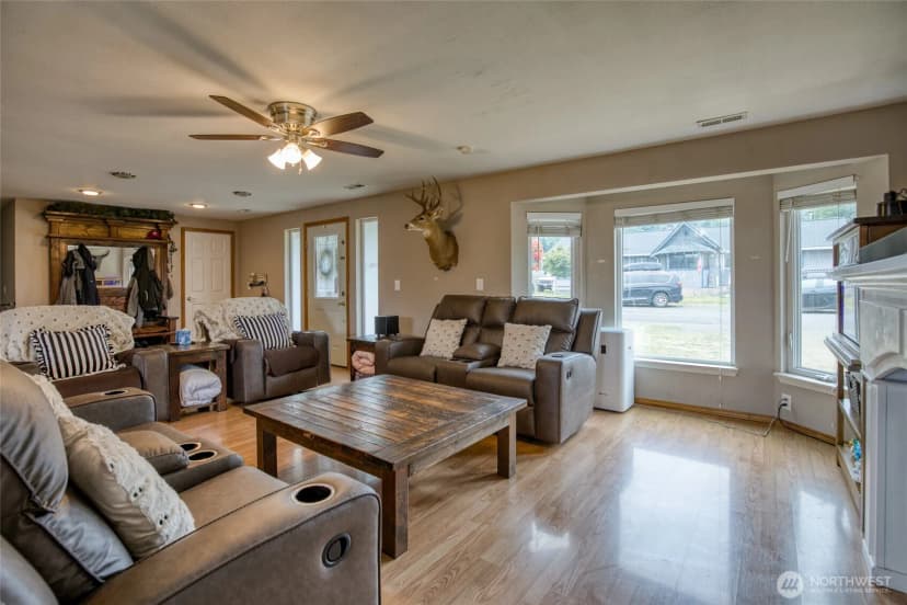 Property photo for 815 E Simpson Avenue, Montesano photo 7