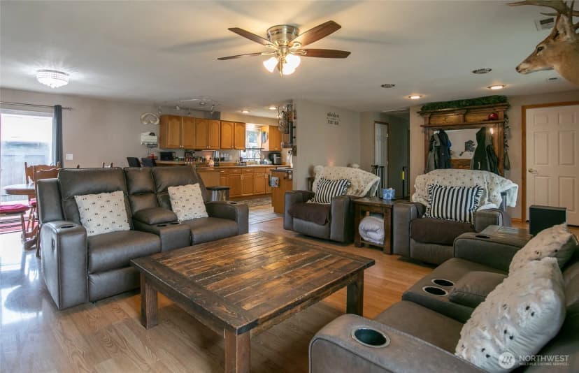 Property photo for 815 E Simpson Avenue, Montesano photo 8