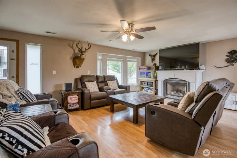 Property photo for 815 E Simpson Avenue, Montesano photo 5