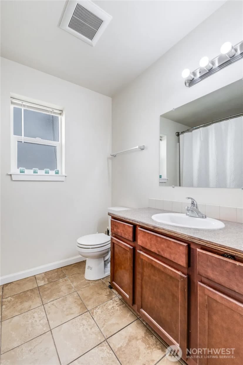 Property photo for 8921 Commercial Street Sw, Lakewood photo 17