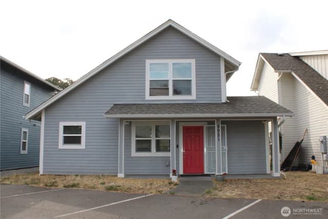 Property photo for 8921 Commercial Street Sw, Lakewood photo 2