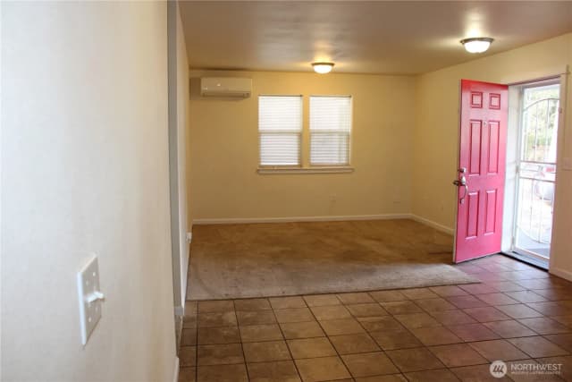 Property photo for 8921 Commercial Street Sw, Lakewood photo 3