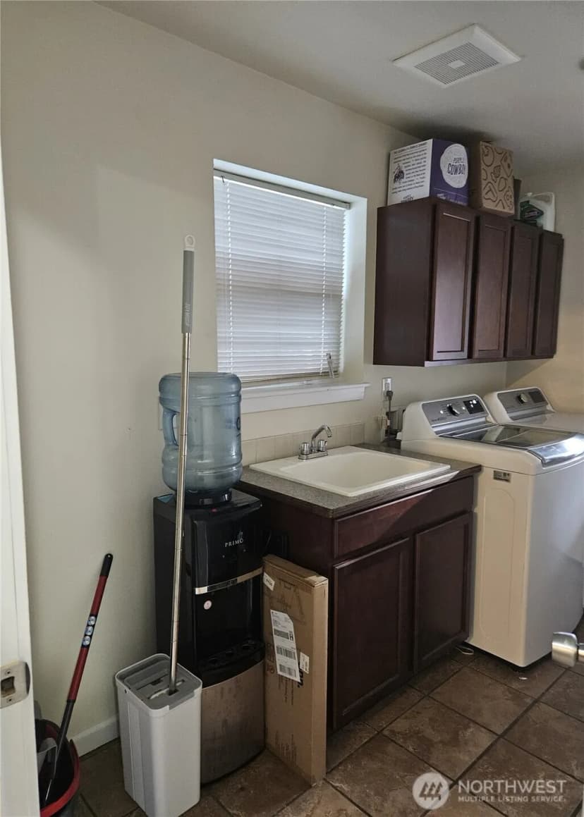 Property photo for 8921 Commercial Street Sw, Lakewood photo 13