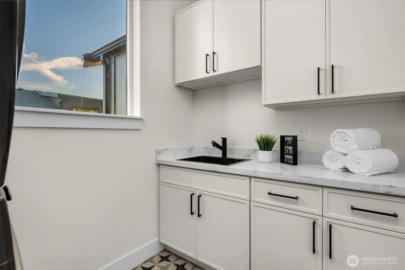 Property photo for 634 + 636 Eleventh Avenue, Kirkland photo 23