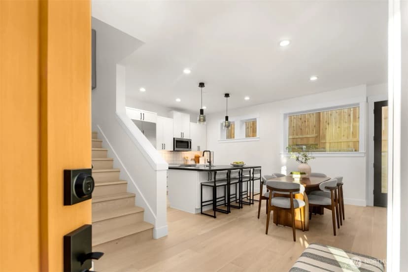 Property photo for 634 + 636 Eleventh Avenue, Kirkland photo 7