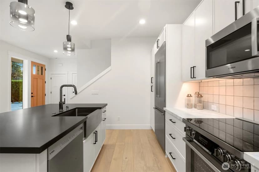 Property photo for 634 + 636 Eleventh Avenue, Kirkland photo 15