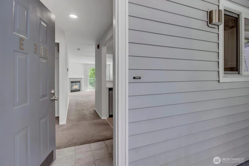 Property photo for 12740 Ne 10th Place #e305, Bellevue photo 17