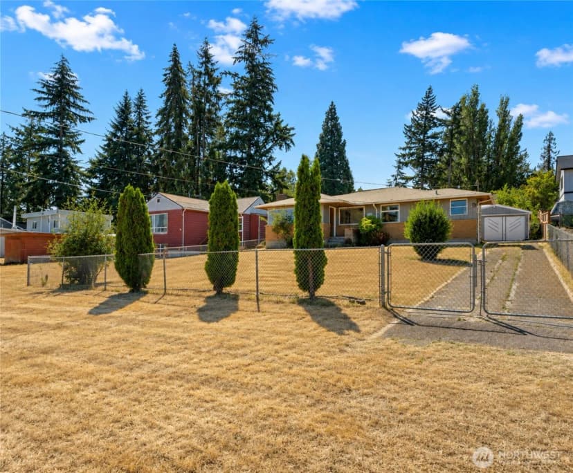 Property photo for 11549 N Park Avenue N, Seattle photo 19