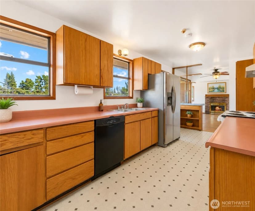 Property photo for 11549 N Park Avenue N, Seattle photo 11