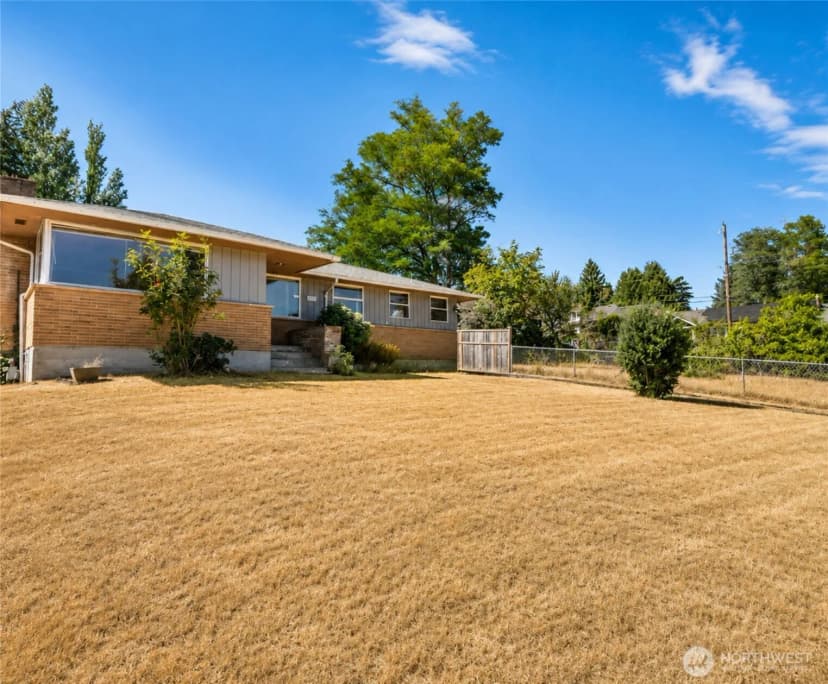 Property photo for 11549 N Park Avenue N, Seattle photo 20