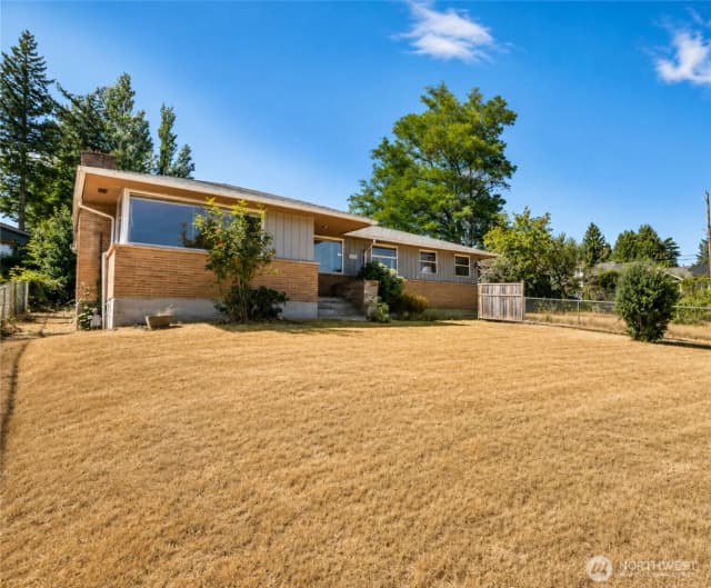 Property photo for 11549 N Park Avenue N, Seattle photo 2