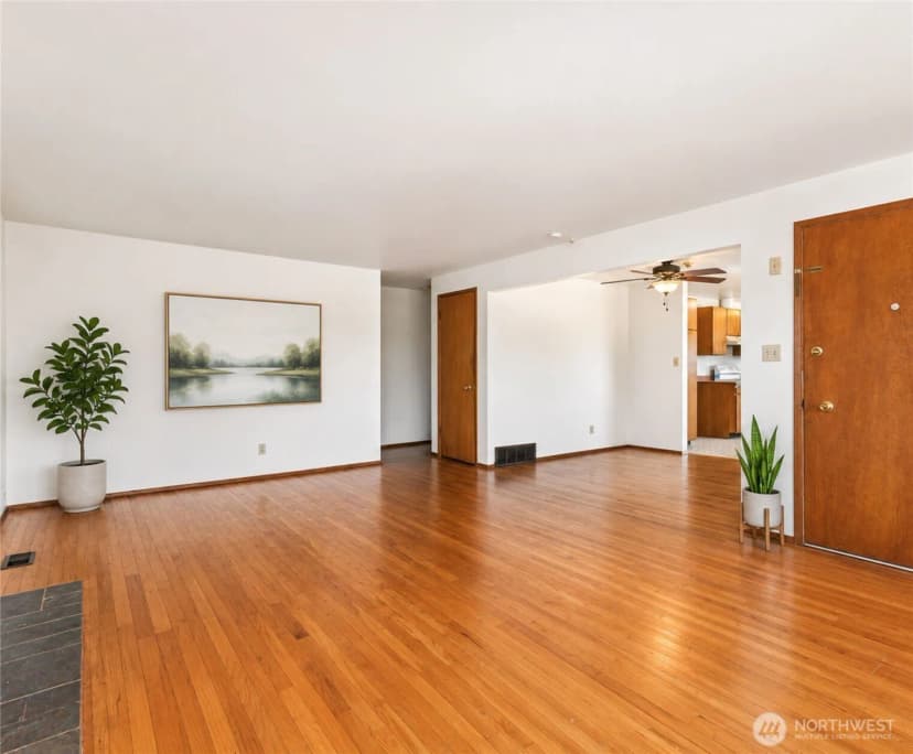 Property photo for 11549 N Park Avenue N, Seattle photo 7