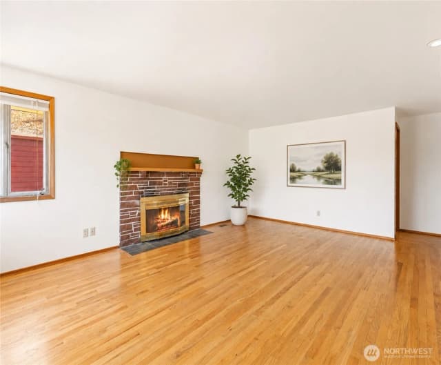 Property photo for 11549 N Park Avenue N, Seattle photo 3