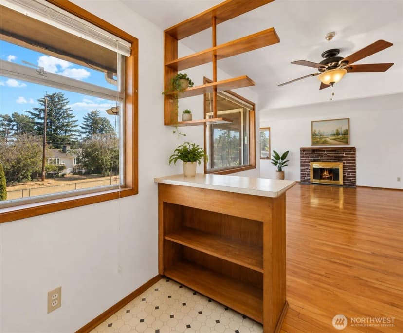 Property photo for 11549 N Park Avenue N, Seattle photo 12