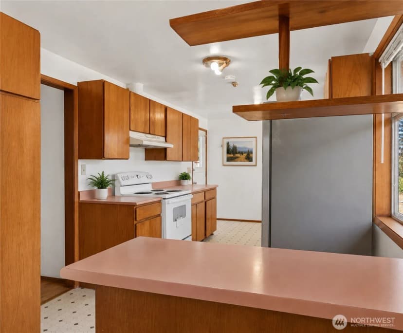 Property photo for 11549 N Park Avenue N, Seattle photo 9