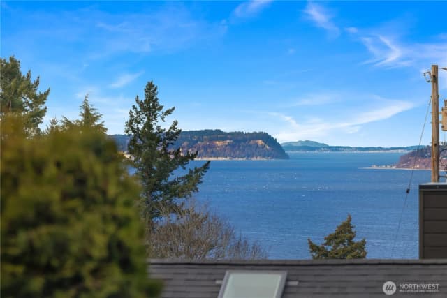 Property photo for 701 10th Street, Mukilteo photo 2