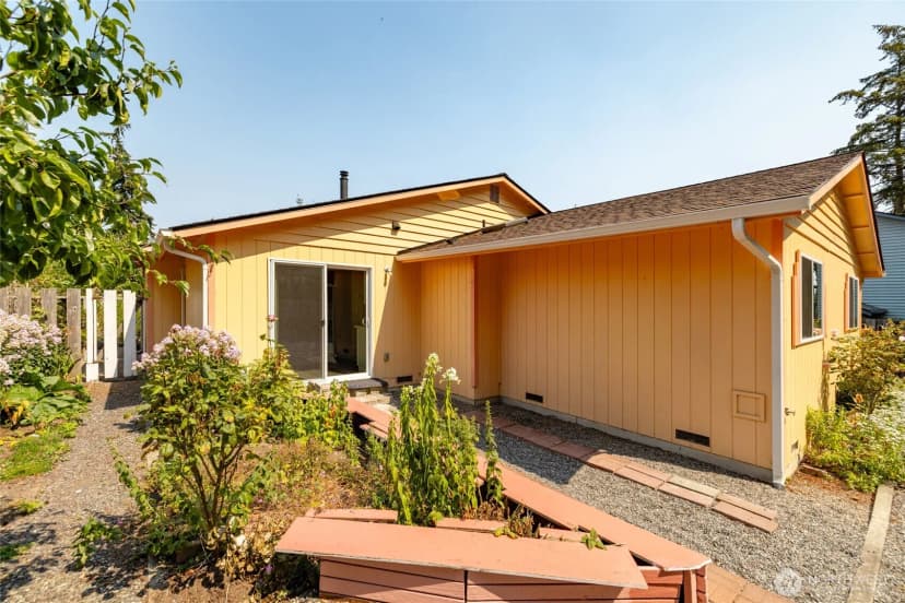 Property photo for 1961 Ne 9th Avenue, Oak Harbor photo 38