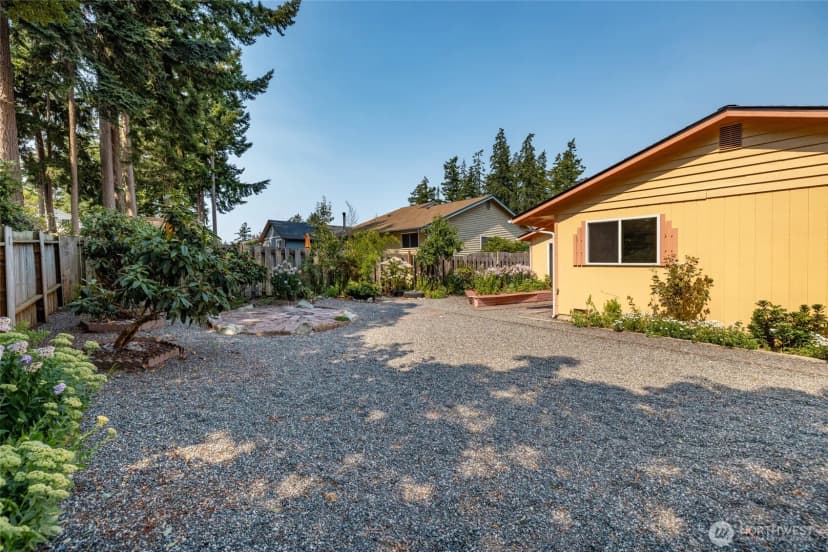 Property photo for 1961 Ne 9th Avenue, Oak Harbor photo 32