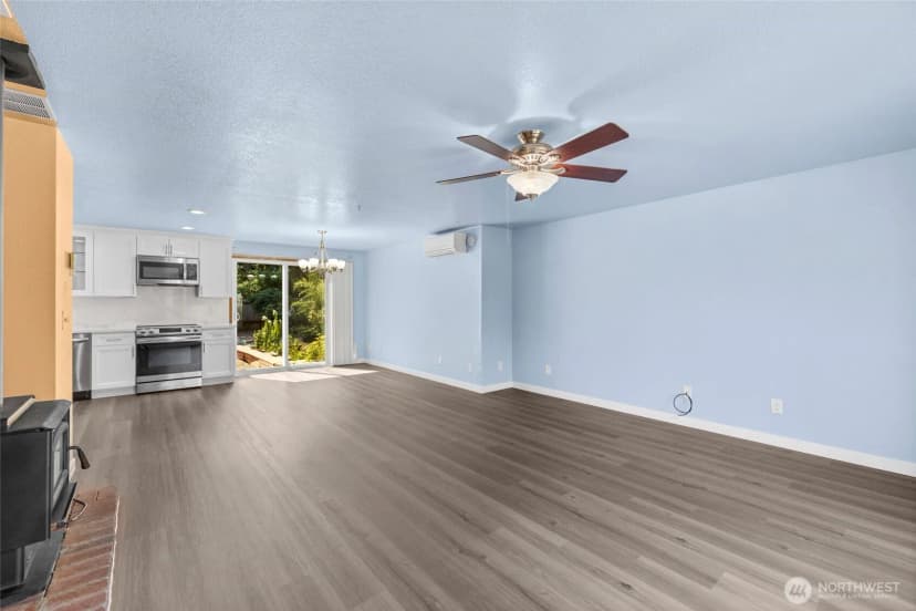 Property photo for 1961 Ne 9th Avenue, Oak Harbor photo 6