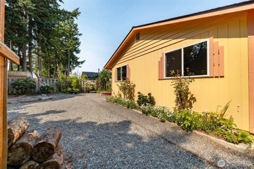 Property photo for 1961 Ne 9th Avenue, Oak Harbor photo 30