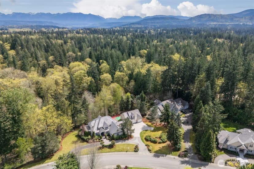 Property photo for 818 Windsor Drive Se, Sammamish photo 3