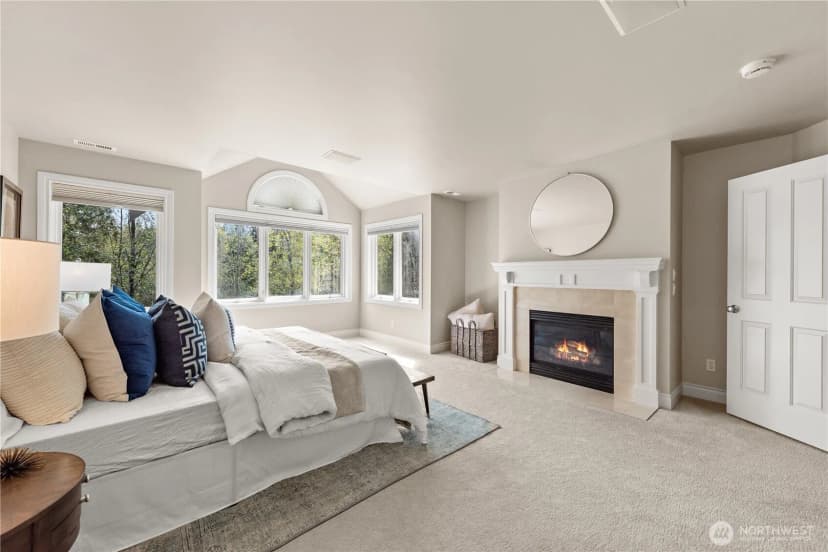 Property photo for 818 Windsor Drive Se, Sammamish photo 21